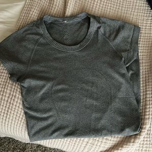 Lululemon Tshirt